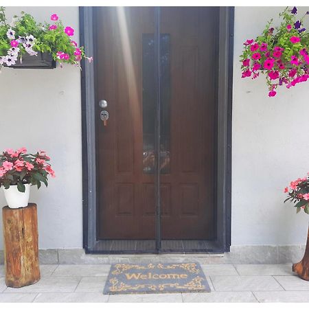 La Casina Bed & Breakfast Trecasali Exterior photo